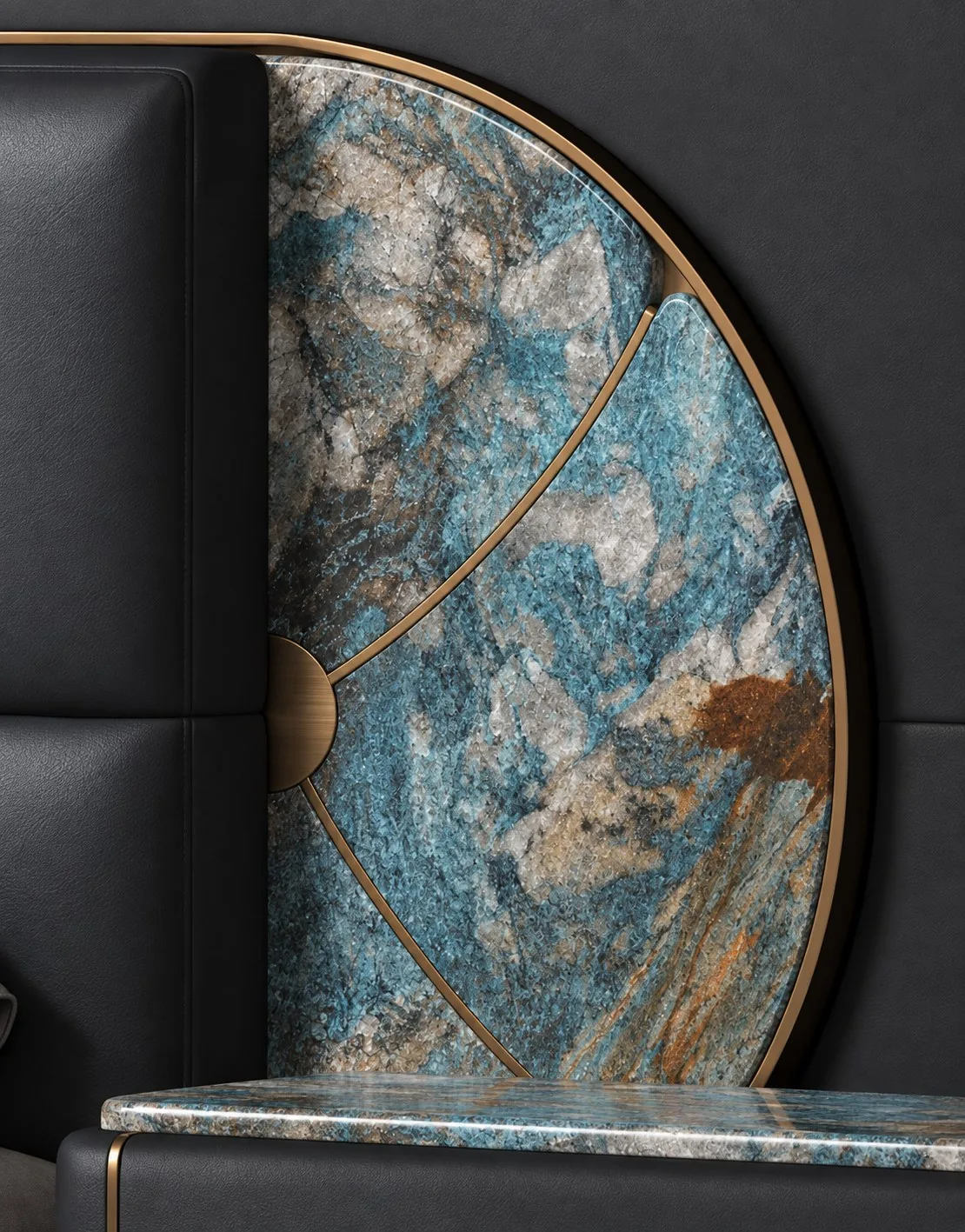 Détail de tête de lit en cuir noir, insert en pierre bleu-gris cerclé de laiton